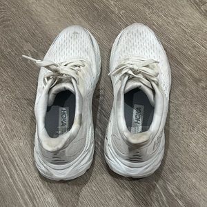 HOKA Clifton 8 All White/Cream Women’s Size 6.5